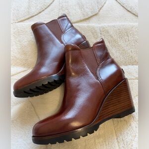 NEW! $170 Sorel Brown Leather Chelsea Wedge Ankle Boots 8